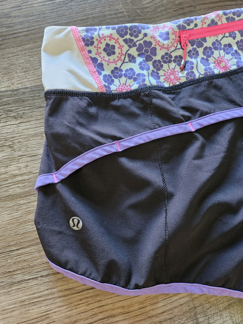 Lululemon Run Speed Black / Power Purple / Quilt Summer Shorts - Picture 7 of 9